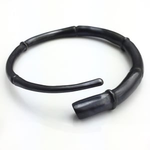 Image of Black Tendril Bangle Bracelet 02