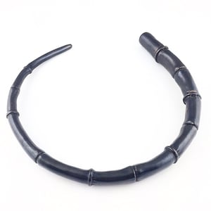 Image of Black Tendril Collar 01