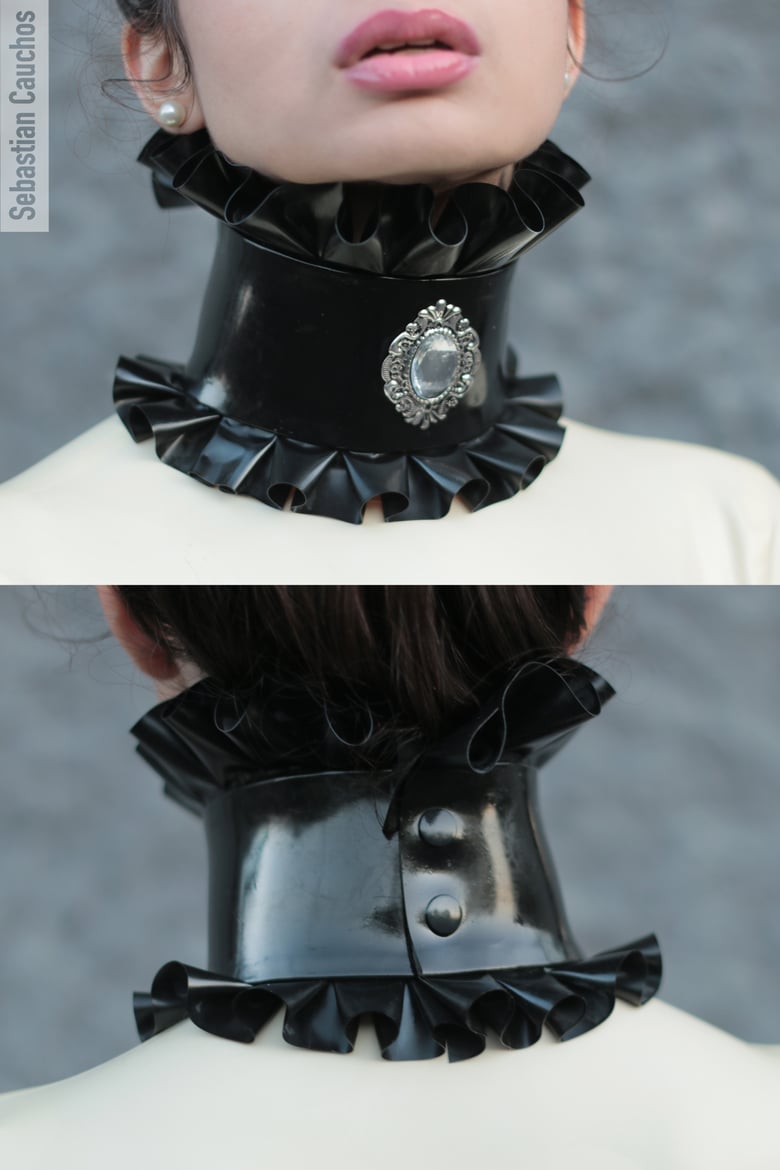 Image of Frilly choker with cameo