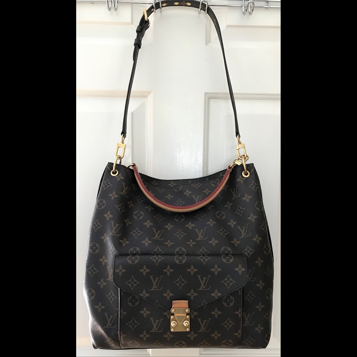 Louis Vuitton Monogram Metis Hobo Bag Posh Boutique louis-vuitton-monogram-metis-hobo-bag-posh-boutique