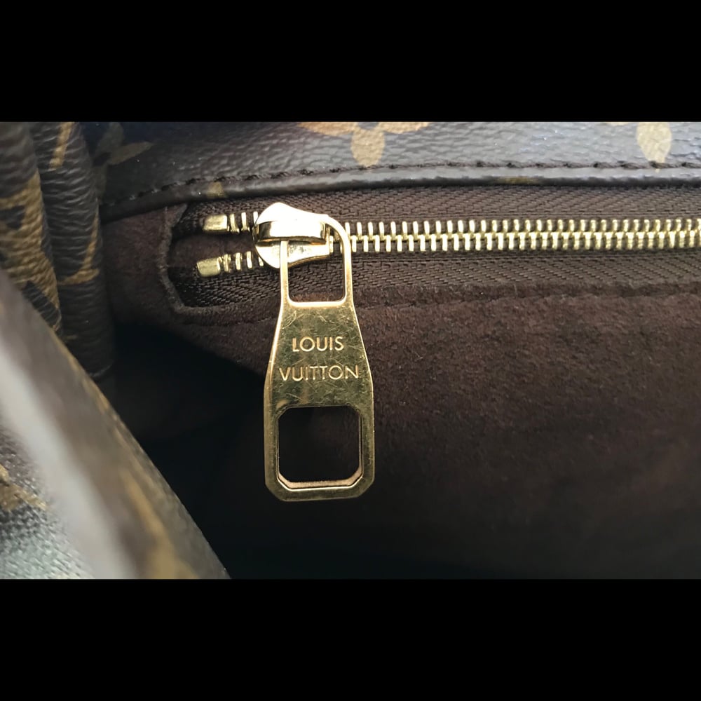 Image of Louis Vuitton Monogram Metis Hobo Bag 