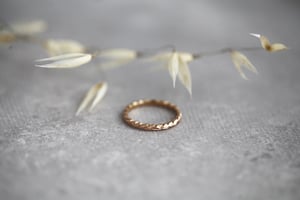 Image of 18ct rose gold 2mm laurel leaf carved ring