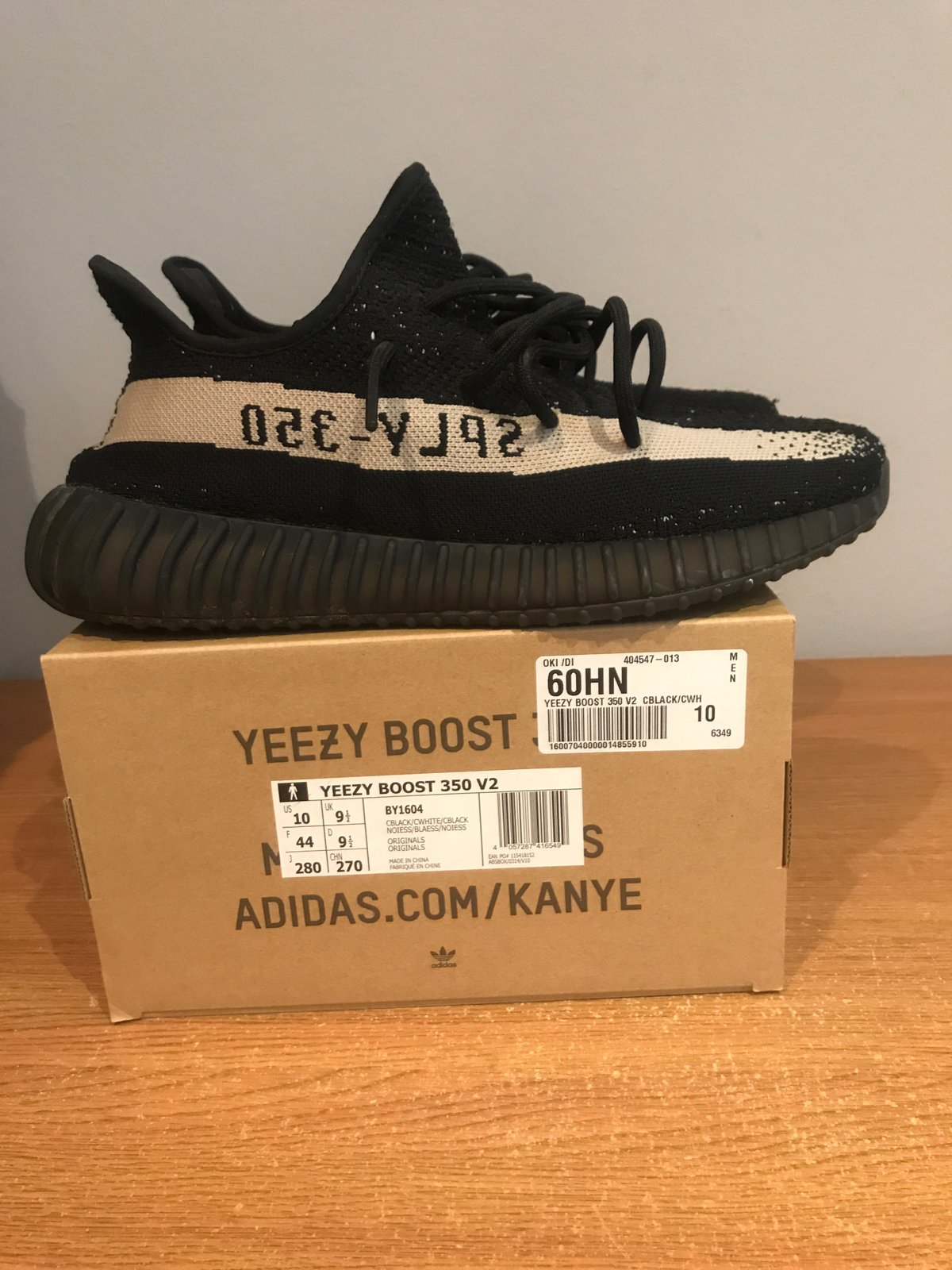 YEEZY BOOST 350 V2 OREO (USED) | COPPED 