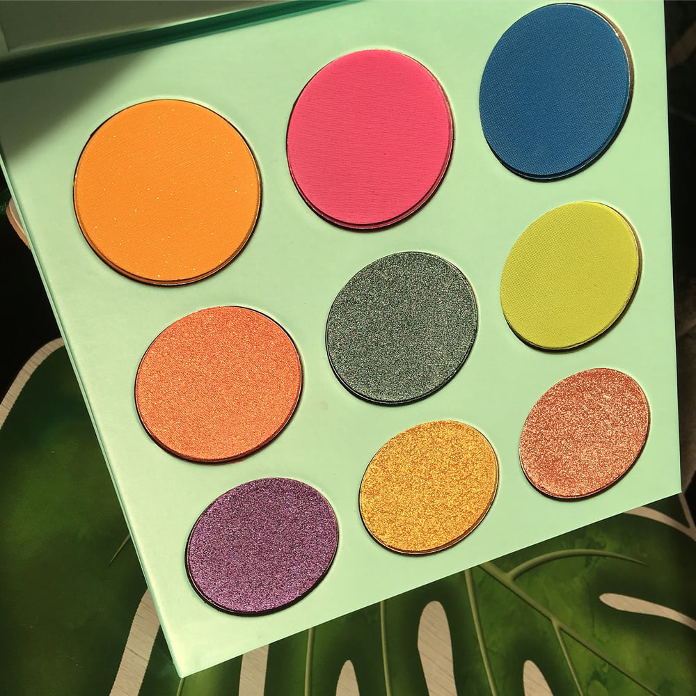 Image of  TROPICAL PARADISE EYESHADOW PALETTE