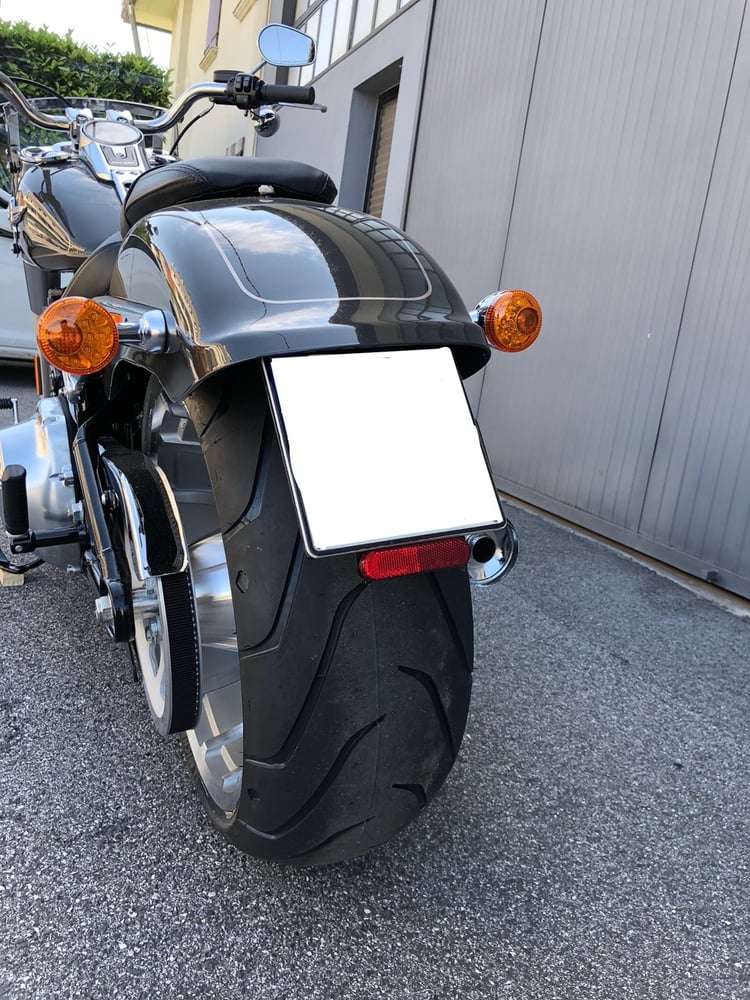 Image of MCJ PLATE HOLDER SOFTAIL FAT BOY 2018 UP