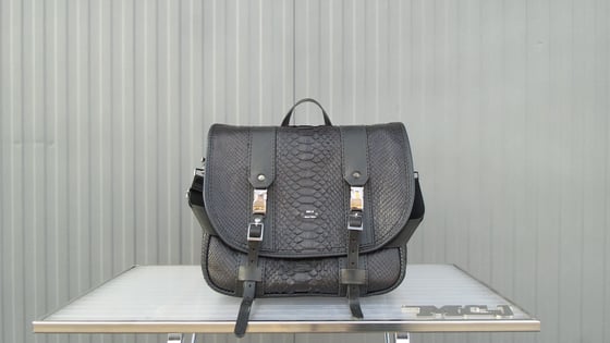 Image of MCJ "BUSINESS" BAG BLACK PYTHON 