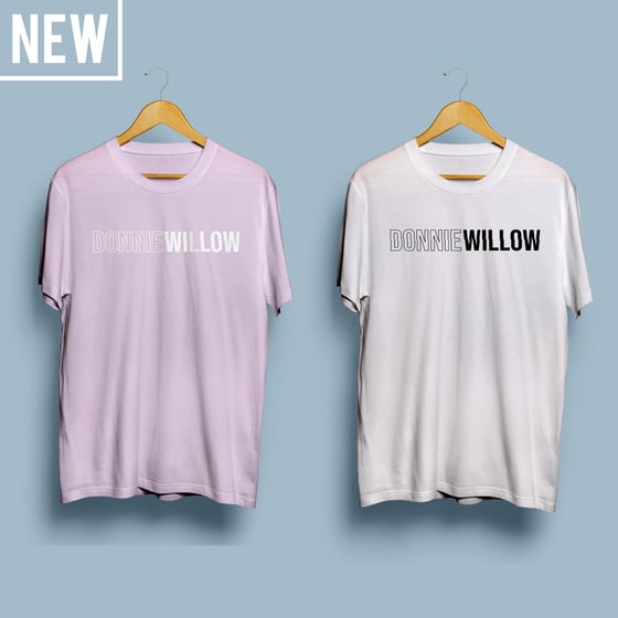 Image of 'DONNIEWILLOW' T-SHIRT (Pink/White)