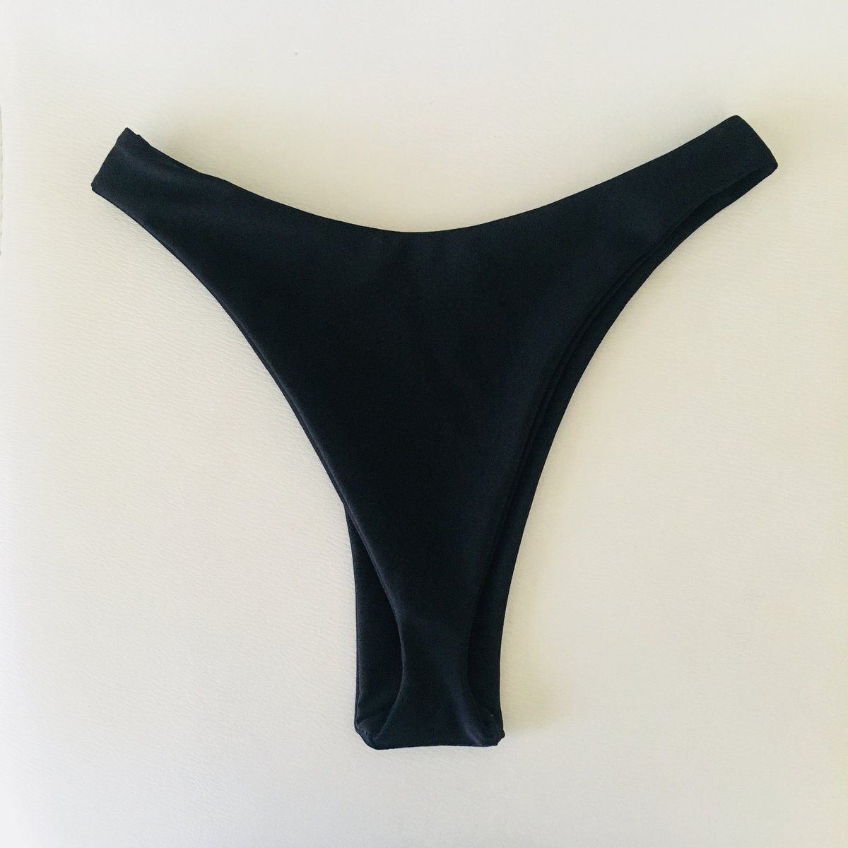 Image of HIGH TIDE THONG : BLACK X BLACK
