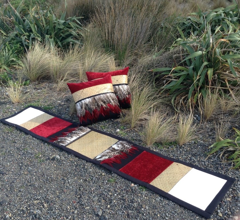 Image of Pohutukawa runner-Long