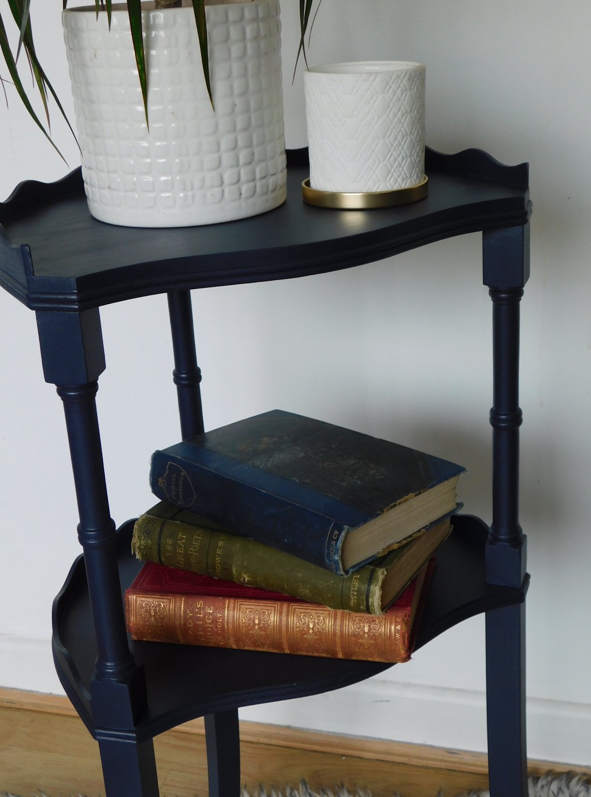 Image of A Beven funnell dark blue stand