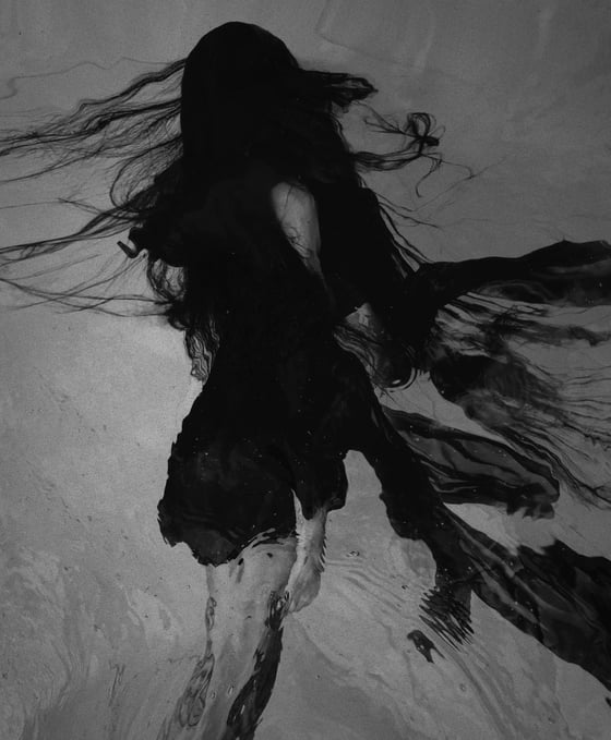 Image of Drowning in turmoil 