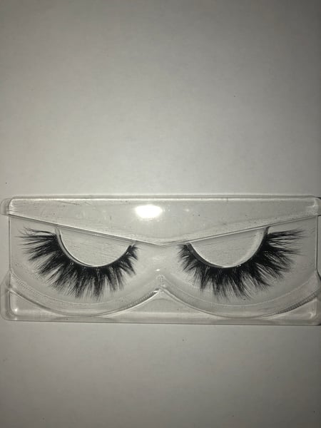Image of Kat lash 