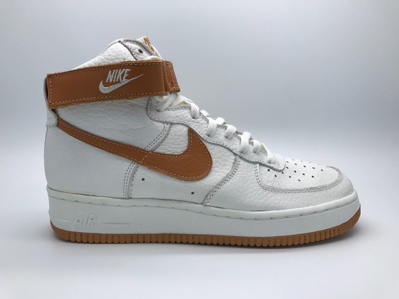 Image of NIKE AIR FORCE 1 HIGH “WHITE/BRONZE”