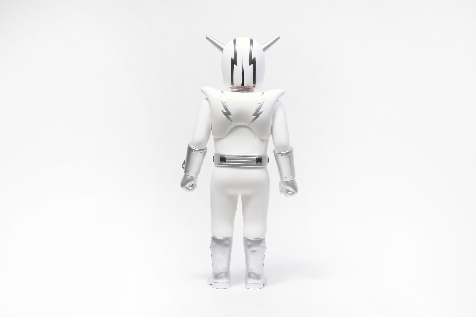 Unbox Industries — SUPER INFRAMAN VINYL FIGURE SPECIAL VARIANT EDITION