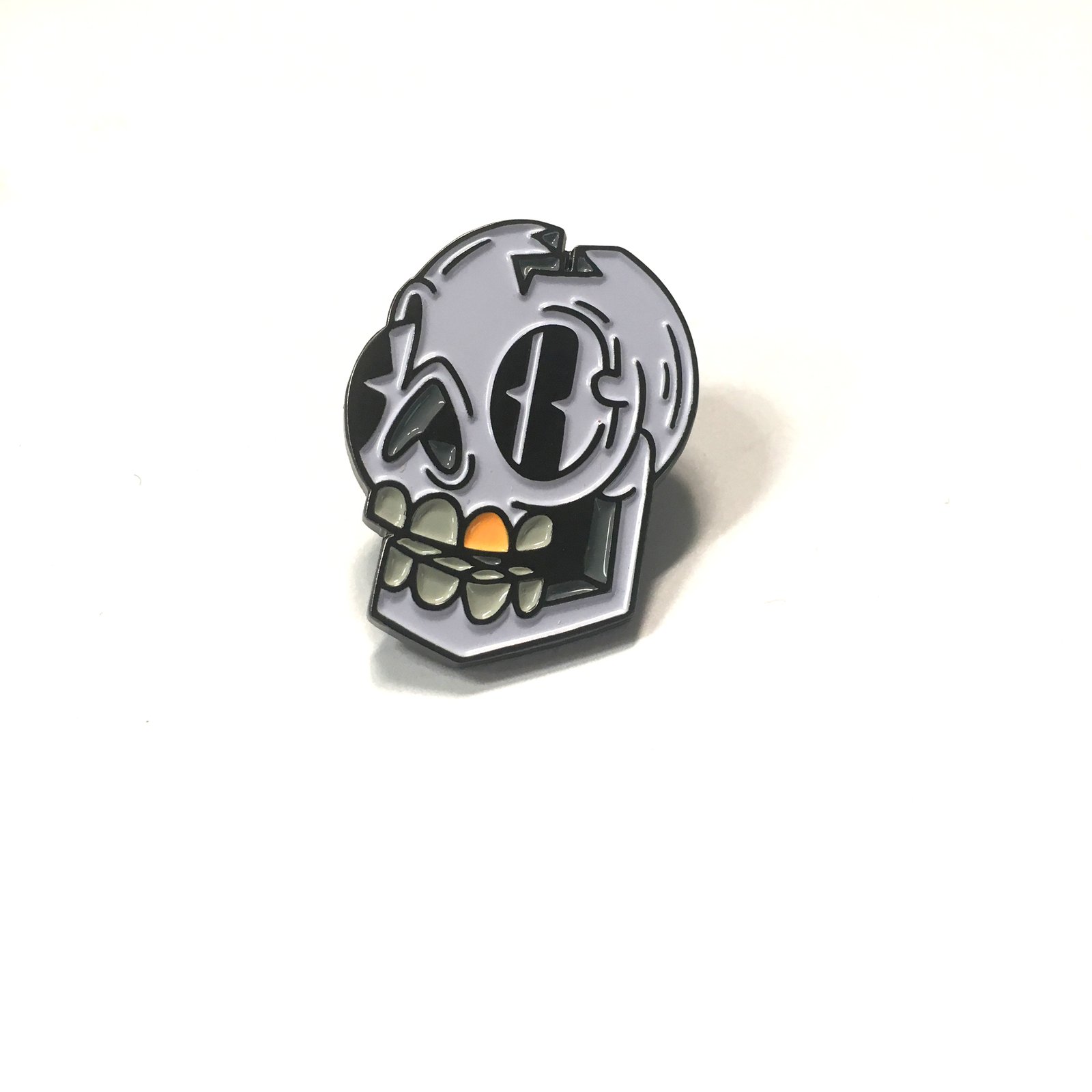 SWINJ SHOP — Gold Tooth Skull Pin