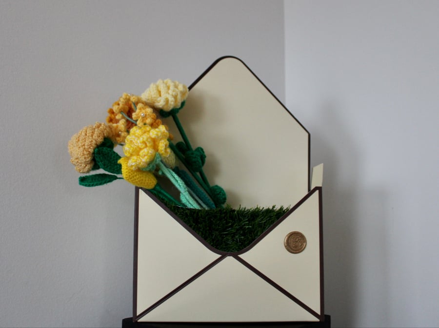 Image of Crochet Messenger Bouquet