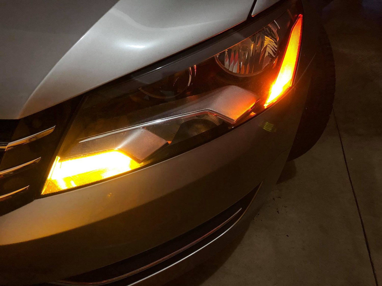 Image of Universal Front Turn Signal LEDs Fits: All Car Models