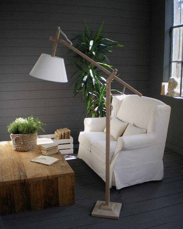 Image of Lampada da terra natural in legno cerusé