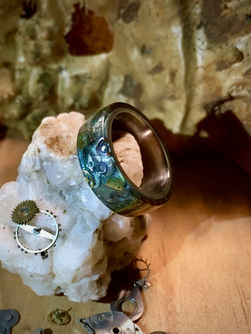 Image of "Pieces of Time" bocote wood/resin ring