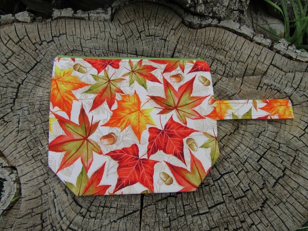 Image of Autumn Leaves & Acorns Medium Zippered Project Bag w/ Handle