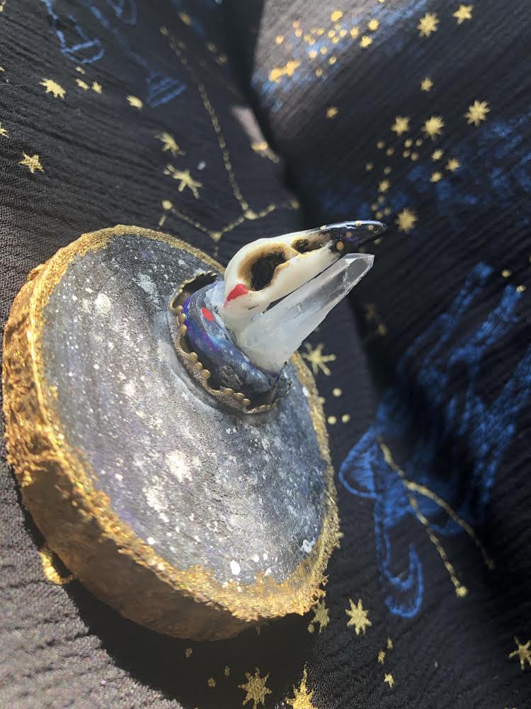 Image of Altar Accent - The Starstruck Magpie