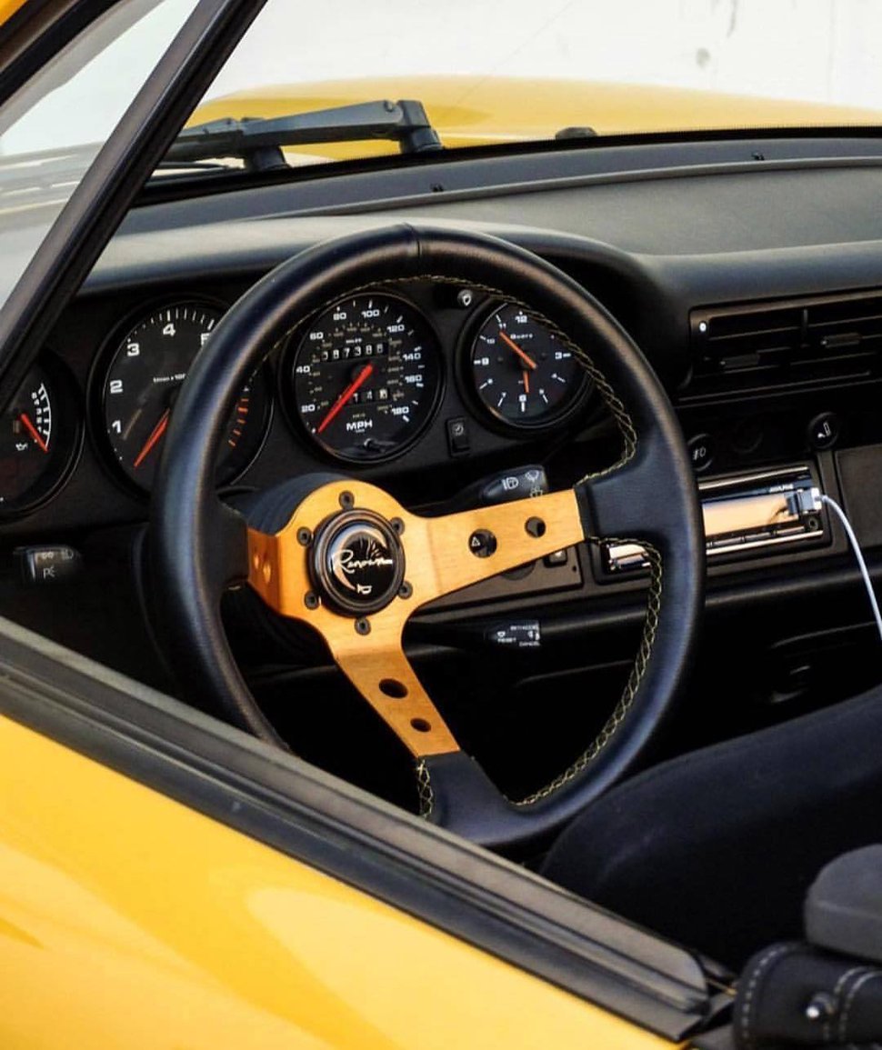 Image of Renown 100 Gold Steering Wheel
