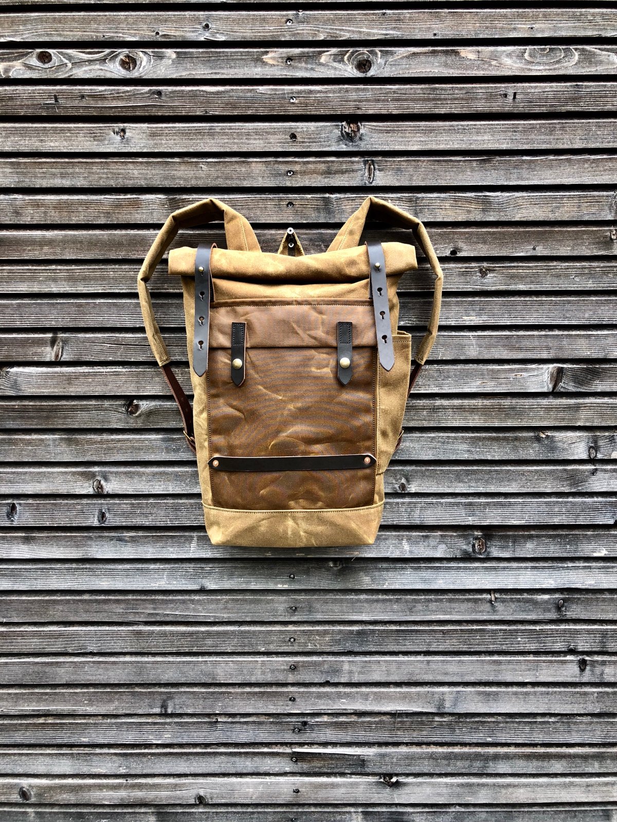 Image of Convertible backpack into bike pannier in waxed canvas / bike accessories