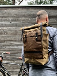 Image 4 of Convertible backpack into bike pannier in waxed canvas / bike accessories
