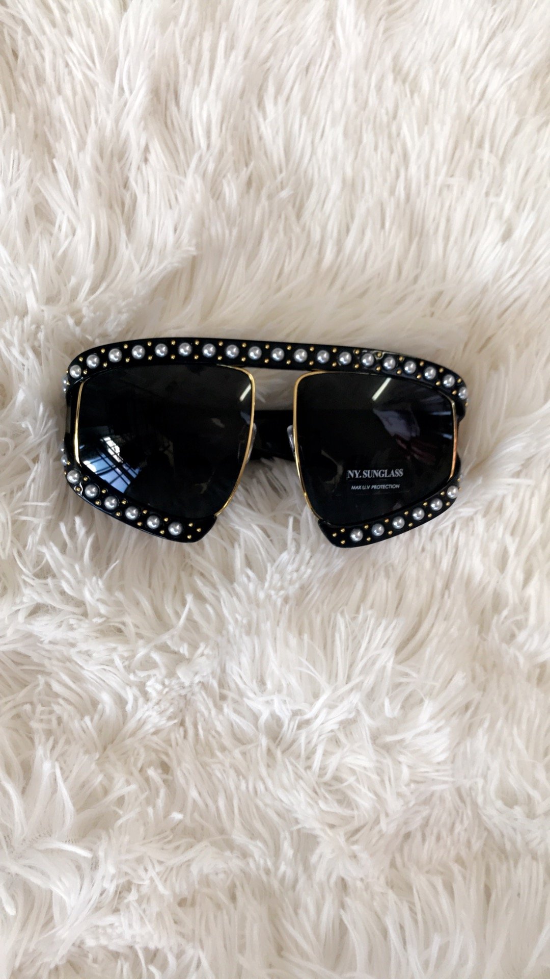 Image of Black/w Pearls 