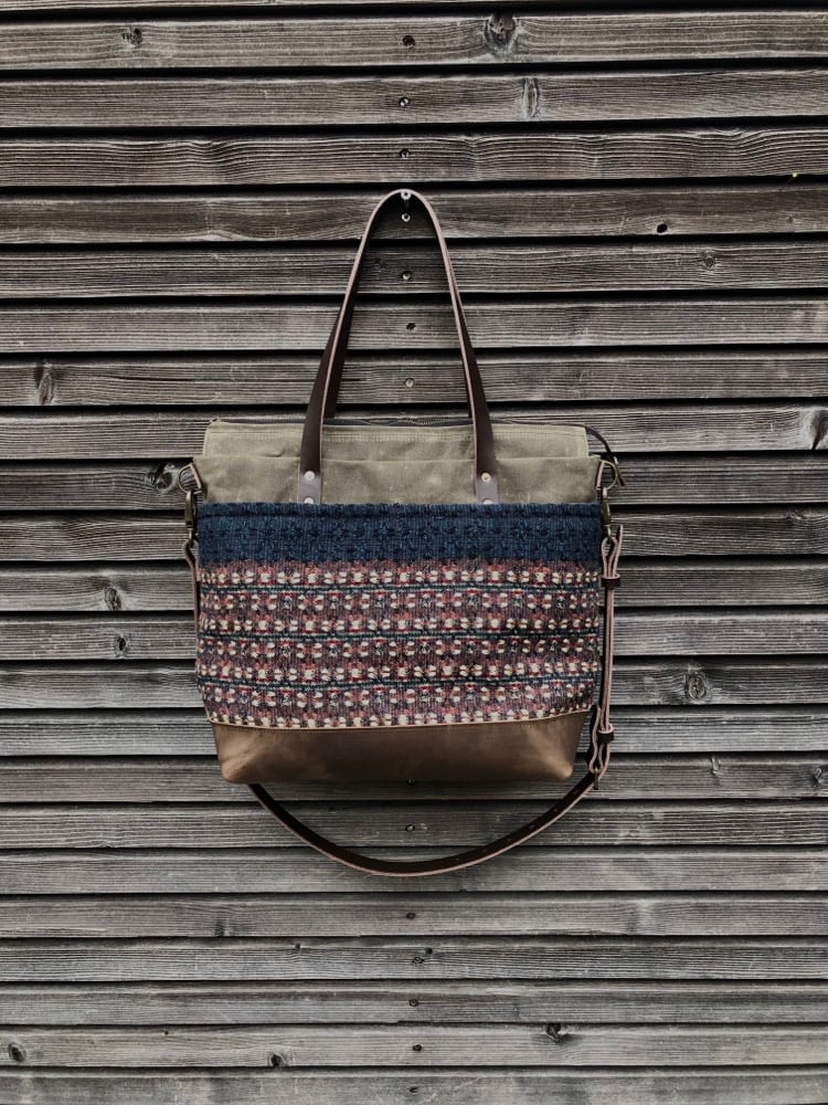 Image of Waxed canvas carryall with handwoven exterior pocket