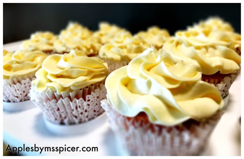 Image of Cupcakes en Blanc