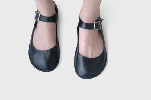 Alma Libre in Wrinkly Black | The Drifter Leather handmade shoes