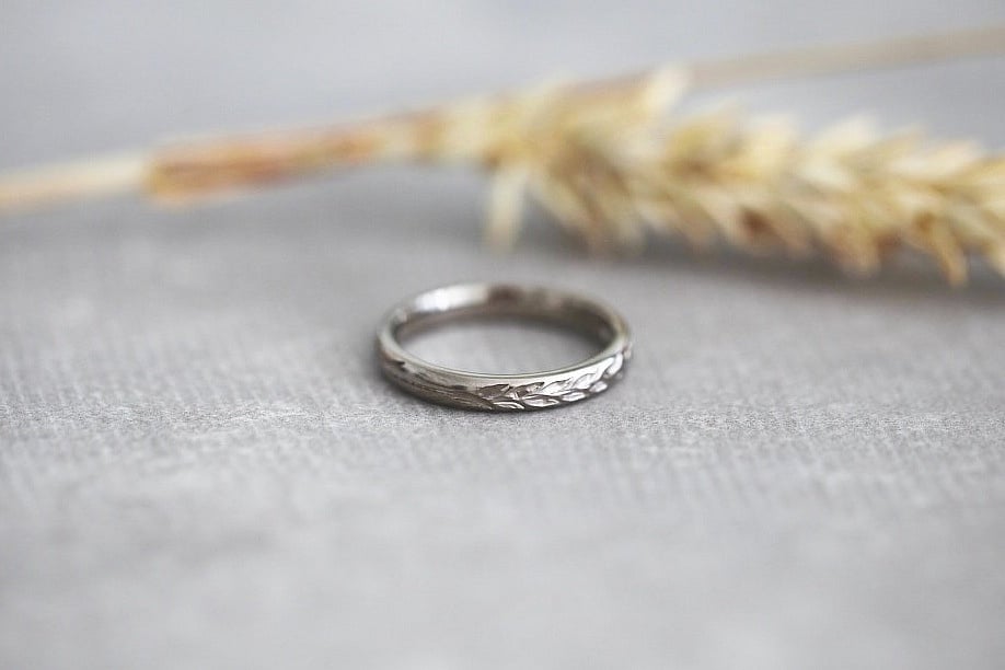 Image of 18ct white gold 3mm 'Barleycorn' ring