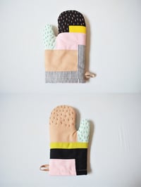 Image 5 of cocon cactus oven mitts 