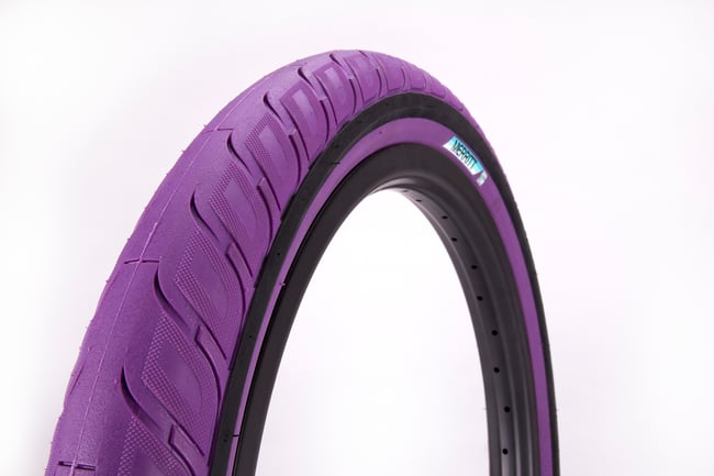 Merritt Option Tire 20"