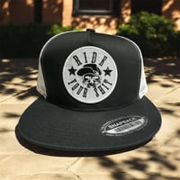SKULL & STARS BLK/WHT TRUCKER