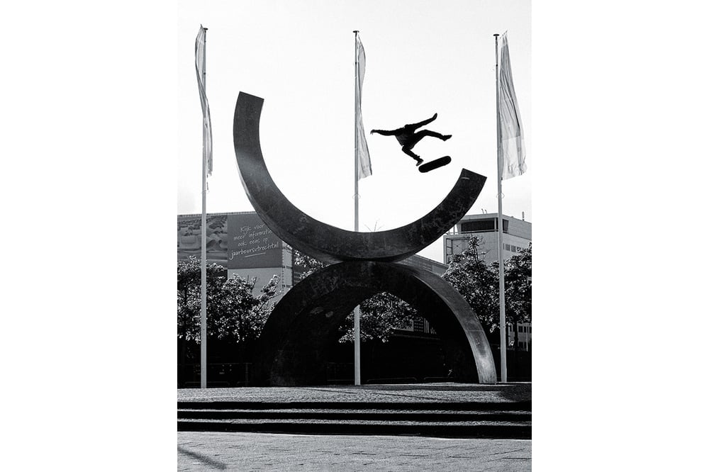 Image of Samuel Beyer - Kickflip to fakie, Utrecht