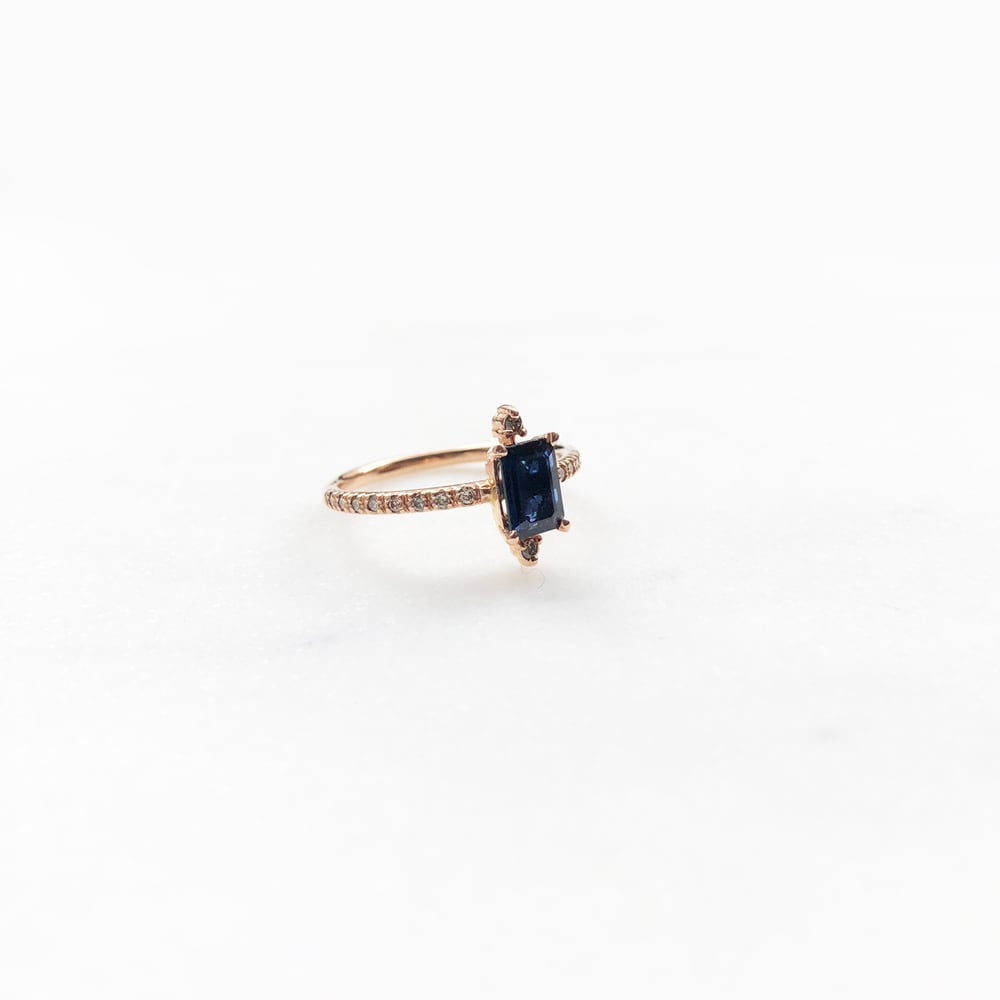 Image of Sparkling Blue Sapphire Ring (S)