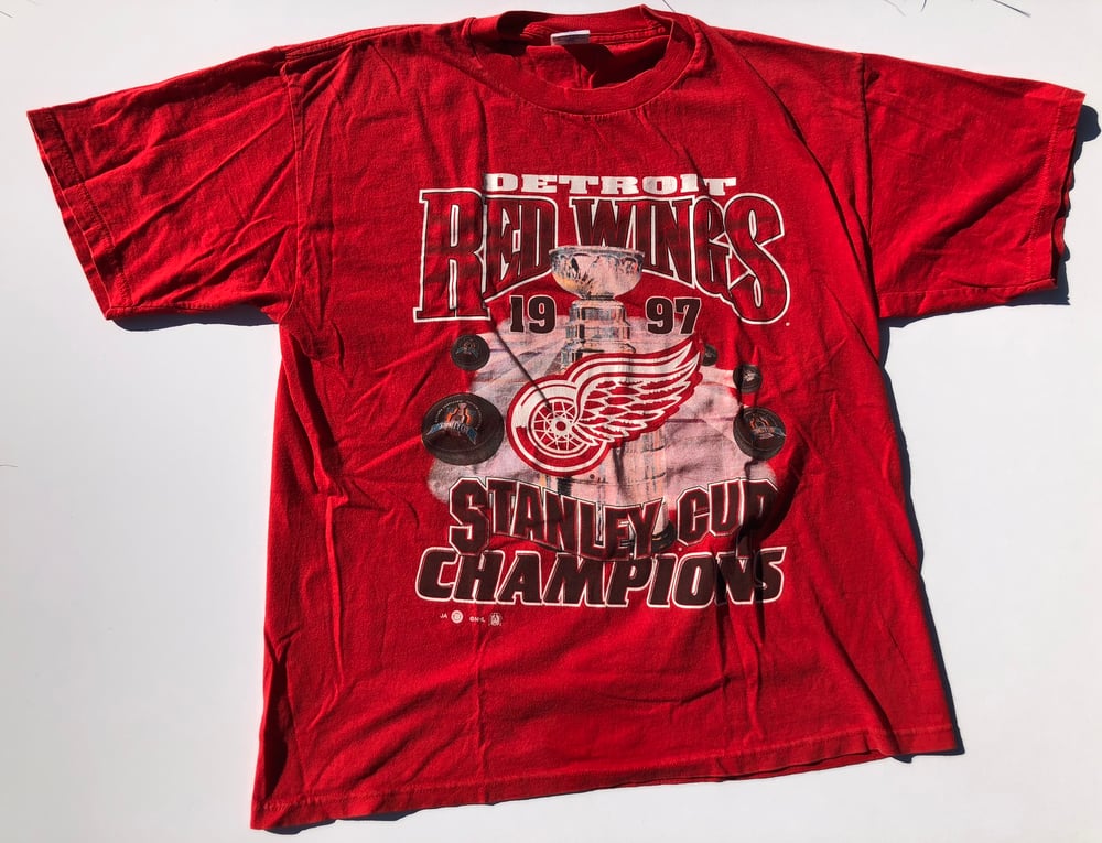 Image of 1997 Red Wings Stanley Cup Champs T-shirt - L