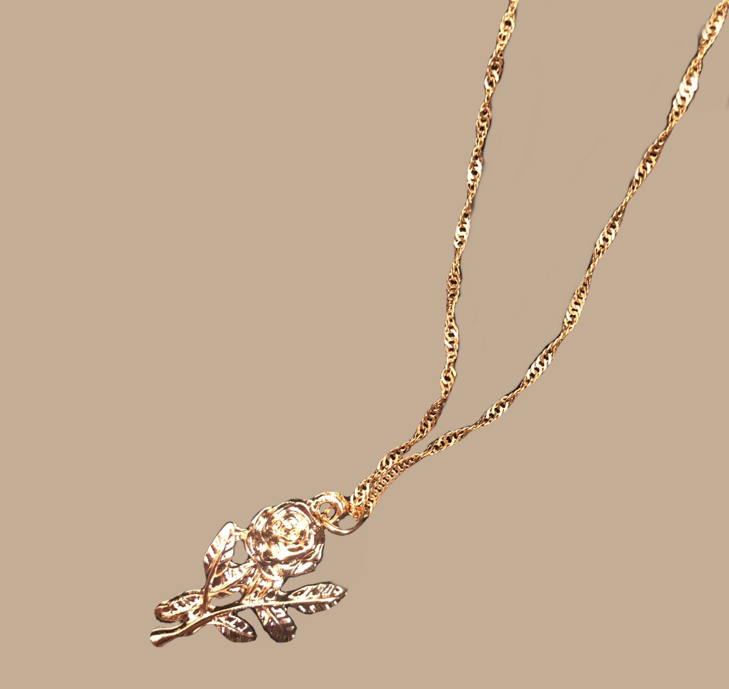 Image of GOLD ‘ROSE’ NECKLACE 