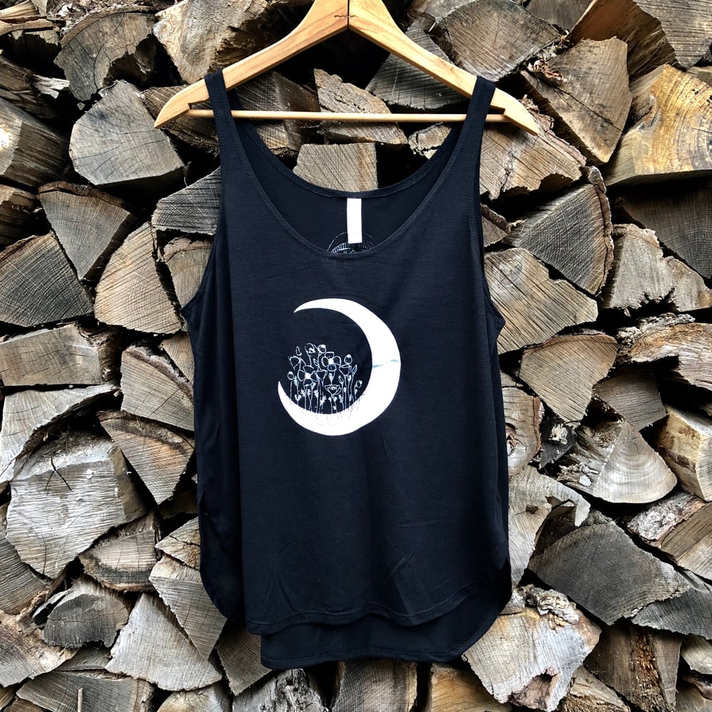 Image of Poppy Moon - Women’s flowy side slit tank