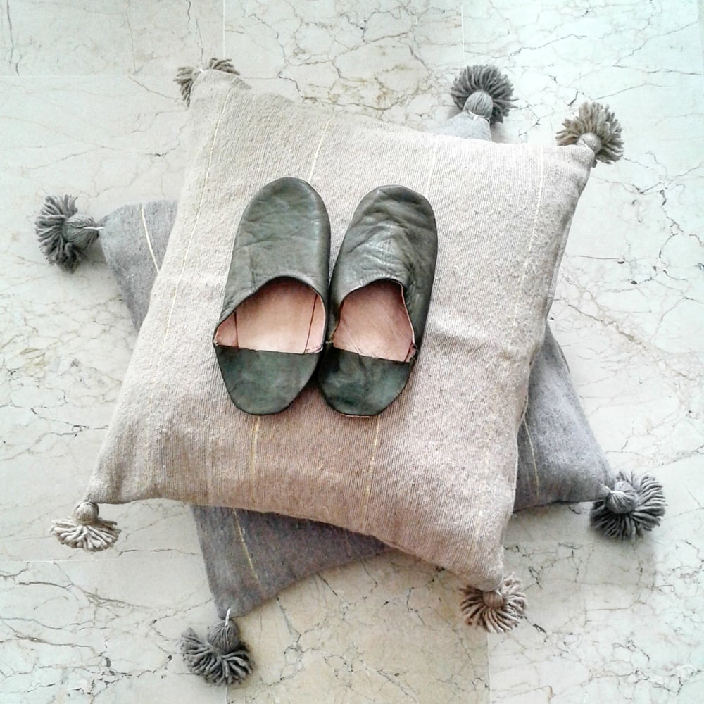 Image of OLIVE GREEN LEATHER BABOUCHE