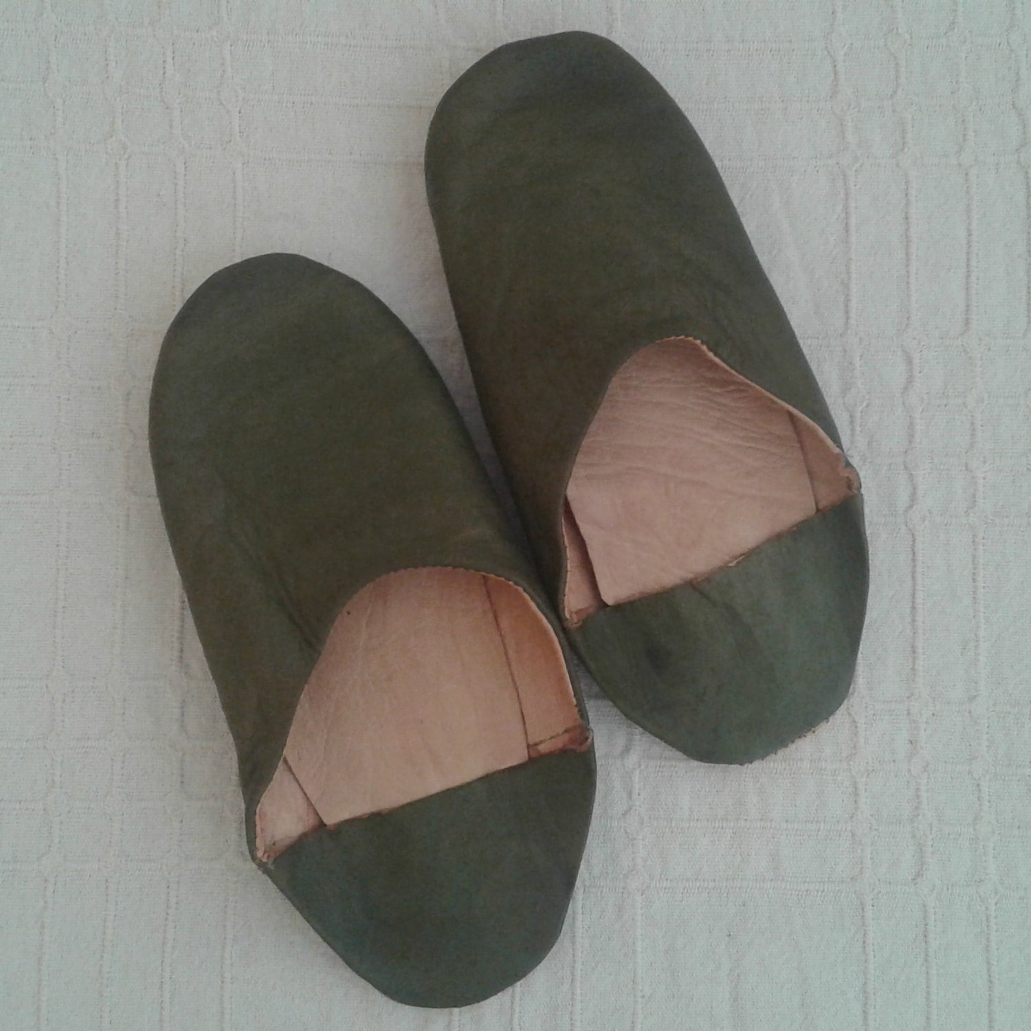 Image of OLIVE GREEN LEATHER BABOUCHE