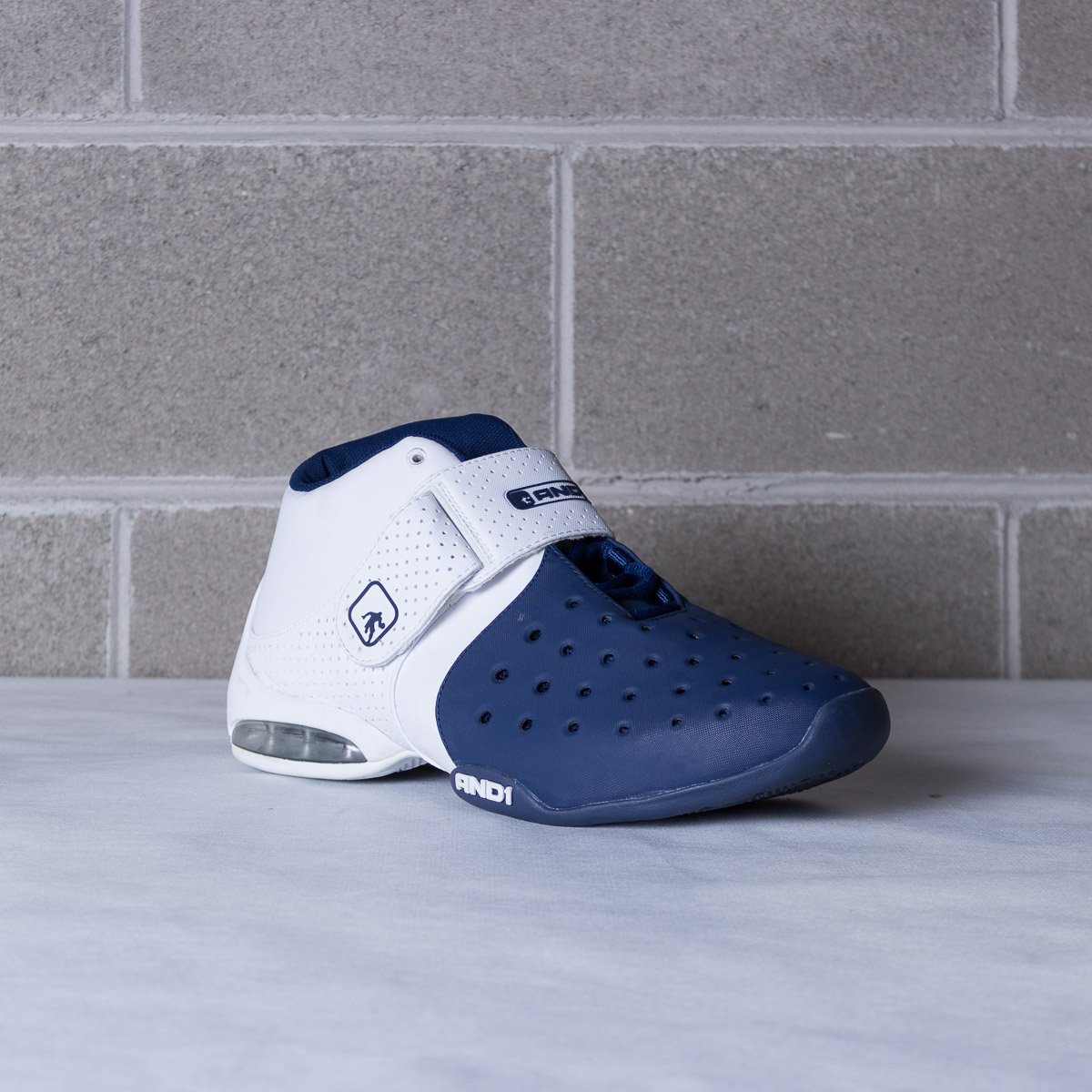 AND1 - CHOSEN I | FUORI DAI PIEDI