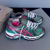 Image 1 of size: us6.5W uk4.5 eu37.5 cm23.5