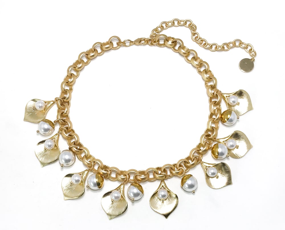 Image of Gold Petal Necklace