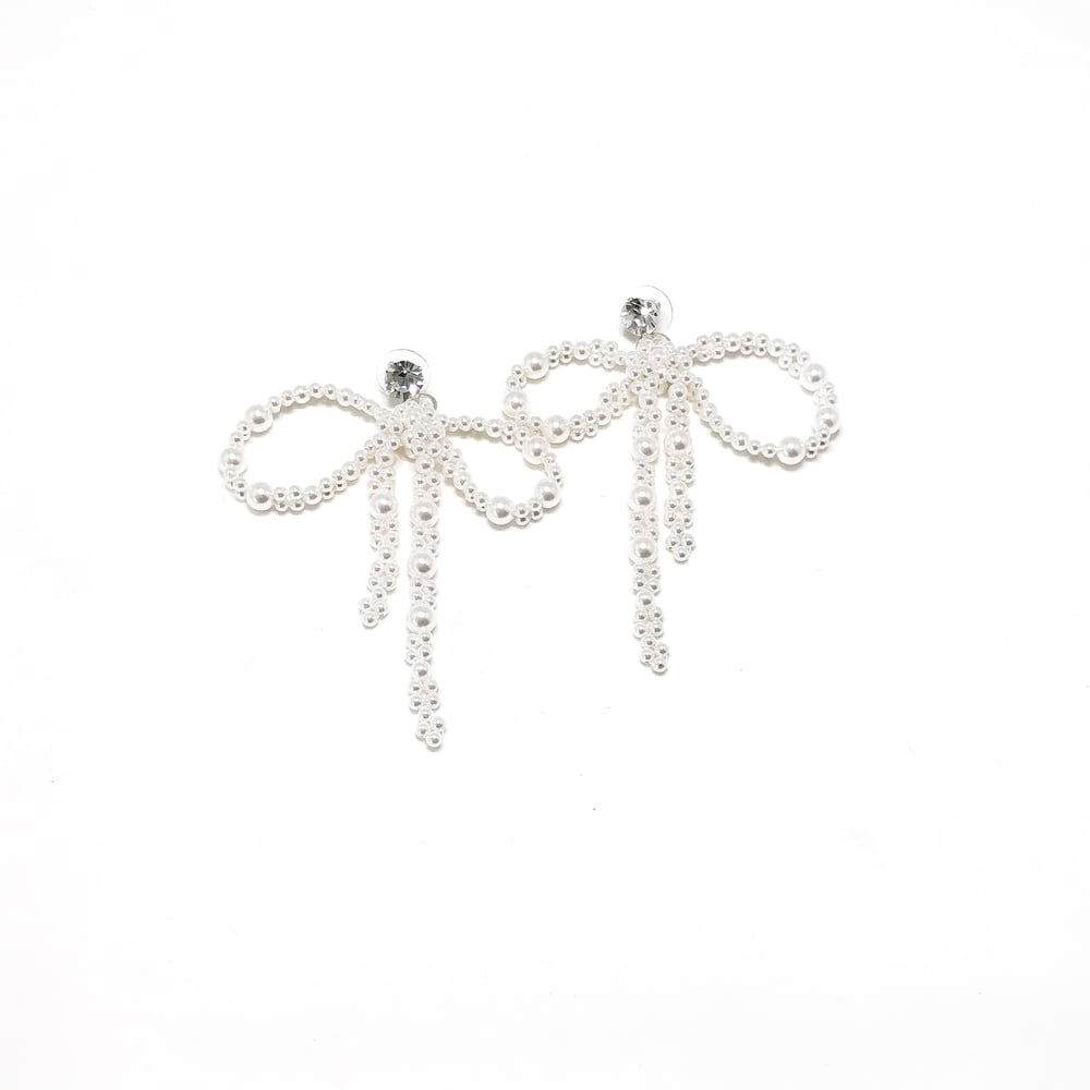 Image of Pearl Bow Earrings