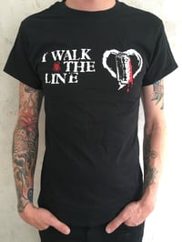 I WALK THE LINE: Razorheart T-PAITA