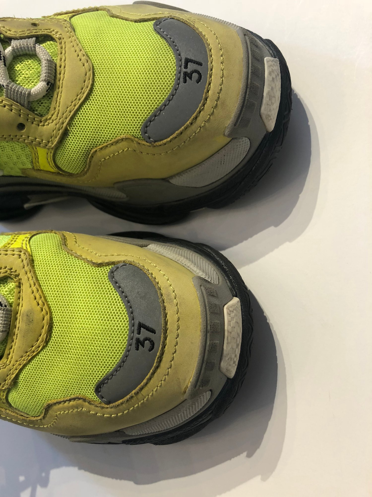 BALENCIAGA TRIPLE S SNEAKER | Trunk Show Designer Consignment BALENCIAGA TRIPLE S SNEAKER | Trunk Show Designer Consignment