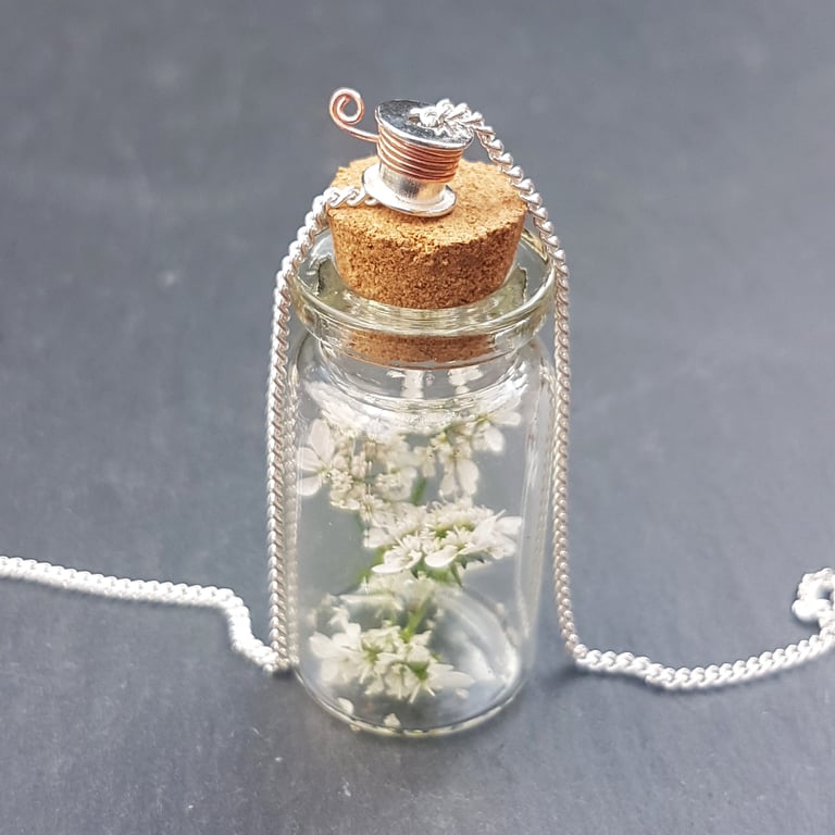 Bobbin & Thread Necklace Image 4